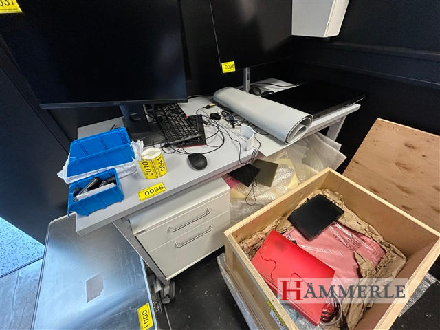 Schreibtisch